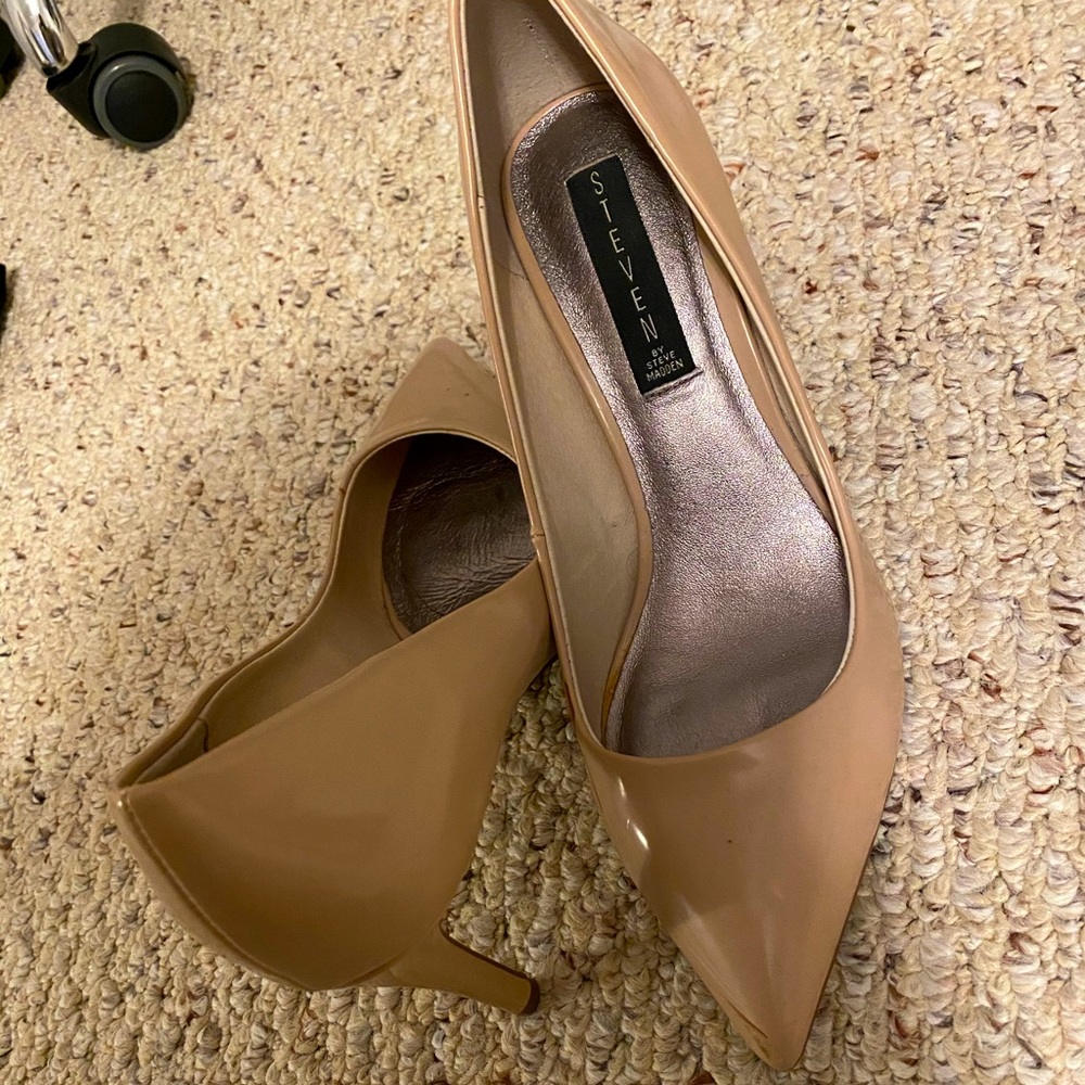 Nude Steve Madden Pumps